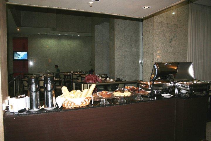 Bristol Merit Hotel Белу-Оризонти Ресторан фото